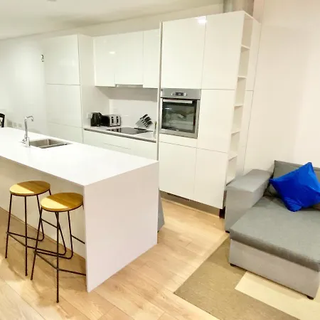 Large Townhouse 5 Beds With Two Parking Spaces - Manchester City Centre Exterior photo