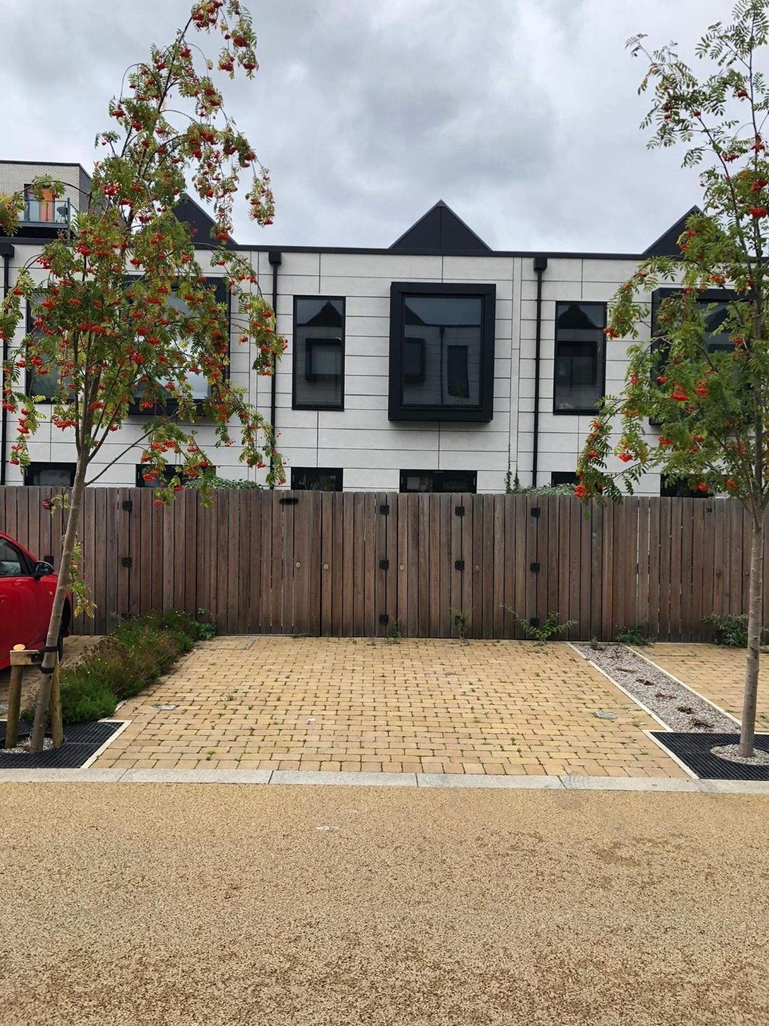 Large Townhouse 5 Beds With Two Parking Spaces - Centre * Manchester